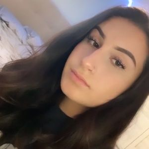 Meet your Posher, Chloe